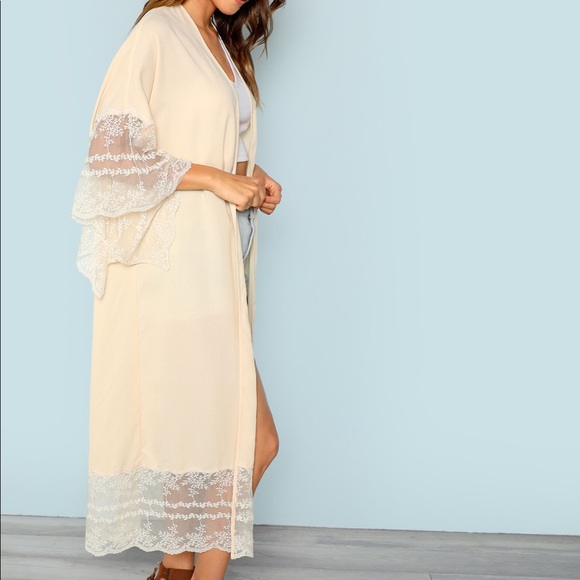 Lace detail boho style kimono - Picture 3 of 5